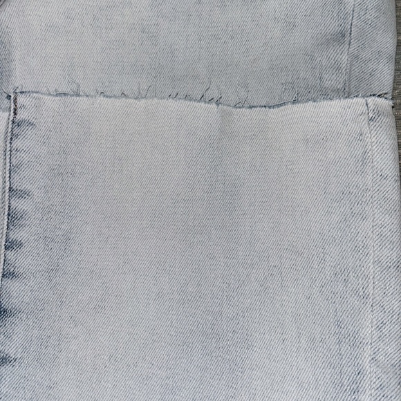 Express Women’s High Waisted Light Wash Raw Hem Cropped Flare Jeans, Size 8P - Picture 6 of 6